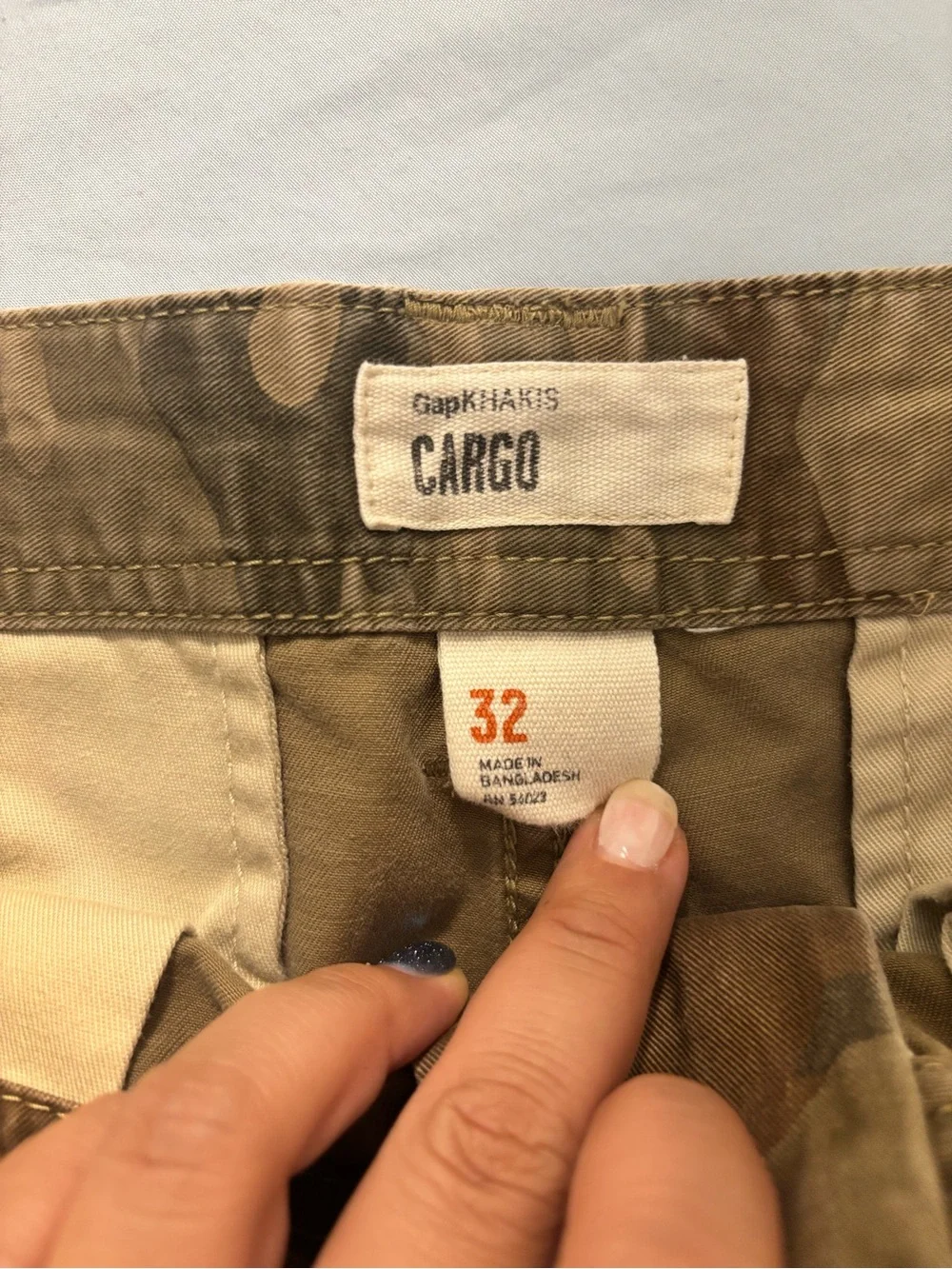 GAP Men's Camo Cargo Shorts in Brown and Tan
